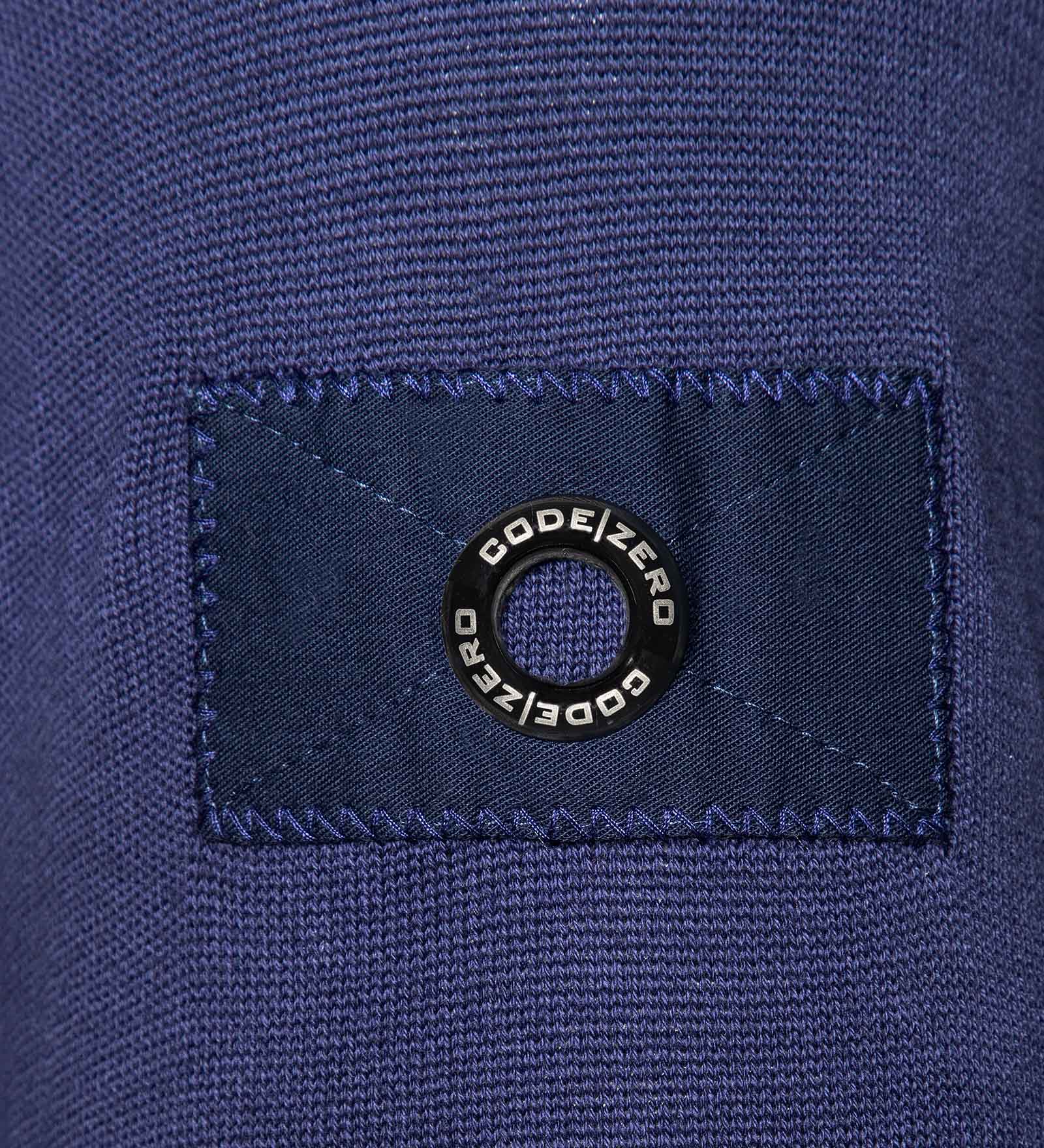 Eyelet of a blue jumper