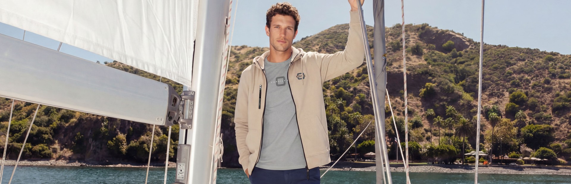 Sweatshirts & Hoodies