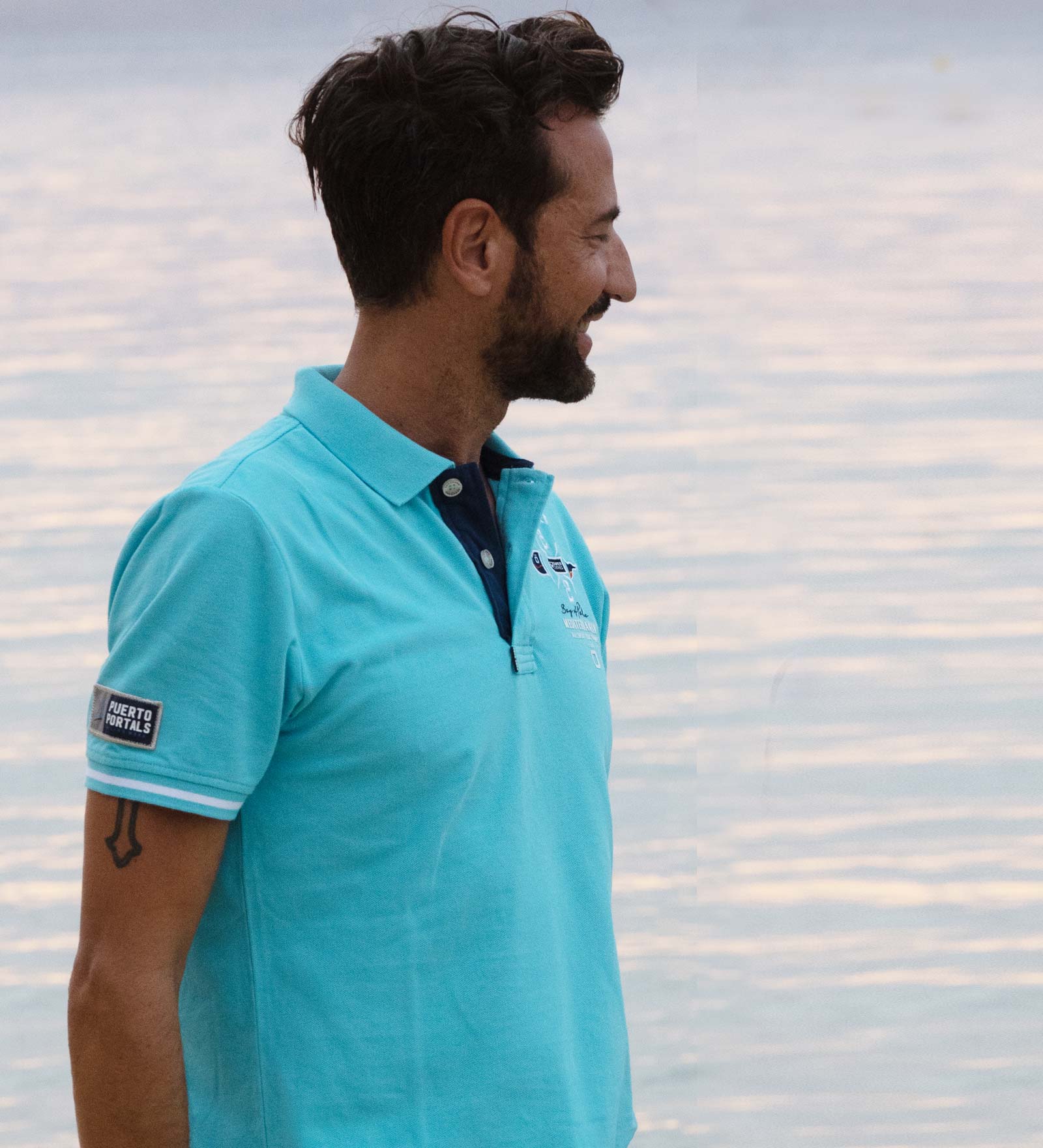 Polo Heren Bay of Palma poloshirt-men-light-blue-puerto-portals-side